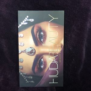 Huda beauty desert dusk palette